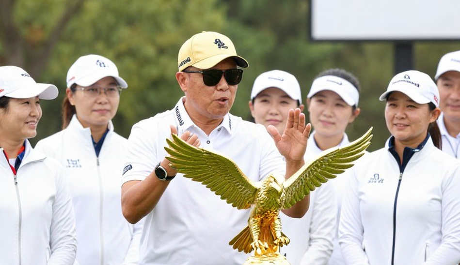 Chacarra dẫn hai gậy ở Ấn Độ và bài toán 25 hố ngày Chủ nhật Chacarra dẫn hai gậy ở Ấn Độ và bài toán 25 hố ngày Chủ nhật