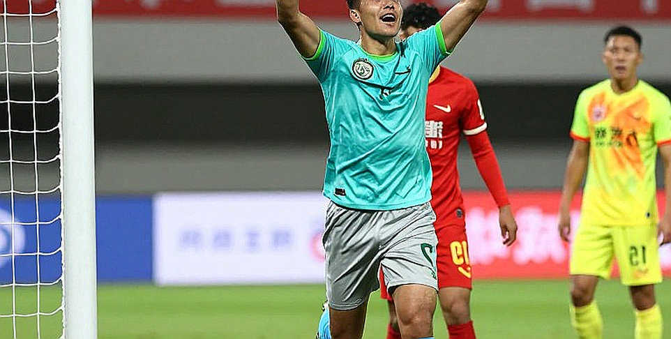 Việt Nam và bài toán khối phòng ngự thấp: Khi Thái Lan chọn sự thực dụng