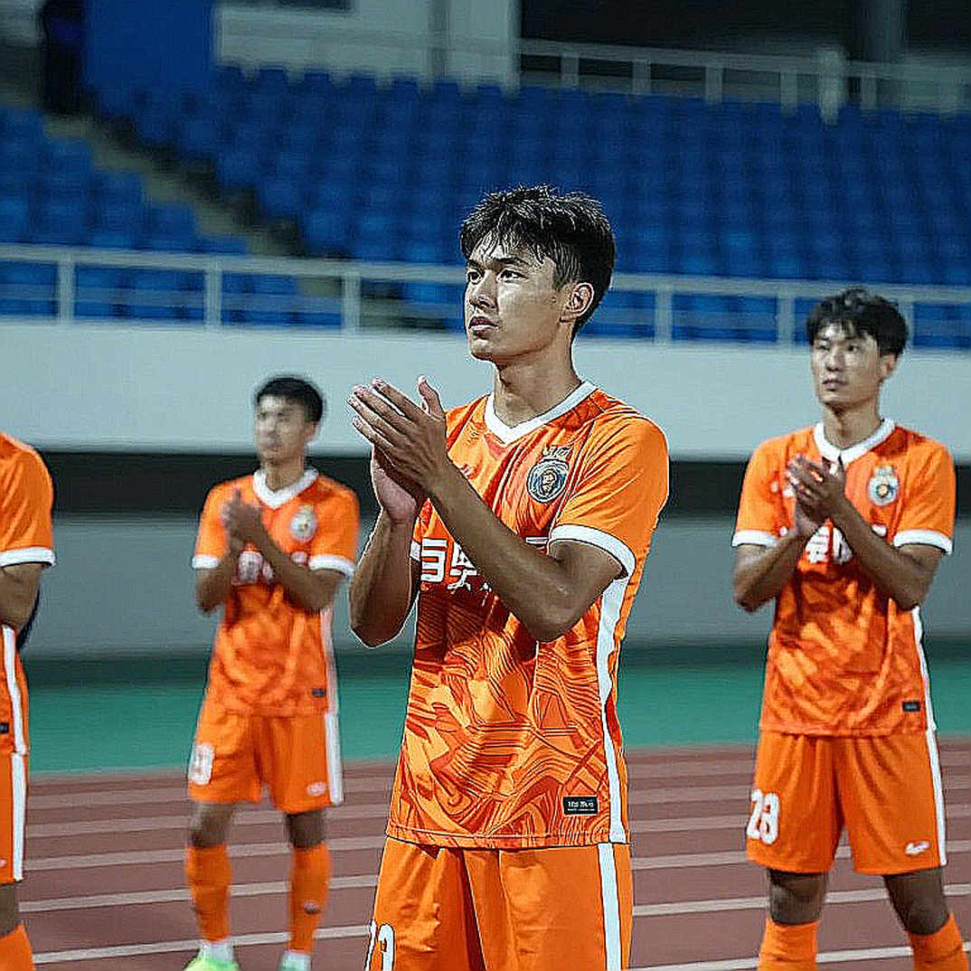 Nguyễn Xuân Son nghỉ 1-2 tháng trước trận gặp Thái Lan: Bài kiểm tra hệ thống của tuyển Việt Nam Nguyễn Xuân Son nghỉ 1-2 tháng trước trận gặp Thái Lan: Bài kiểm tra hệ thống của tuyển Việt Nam