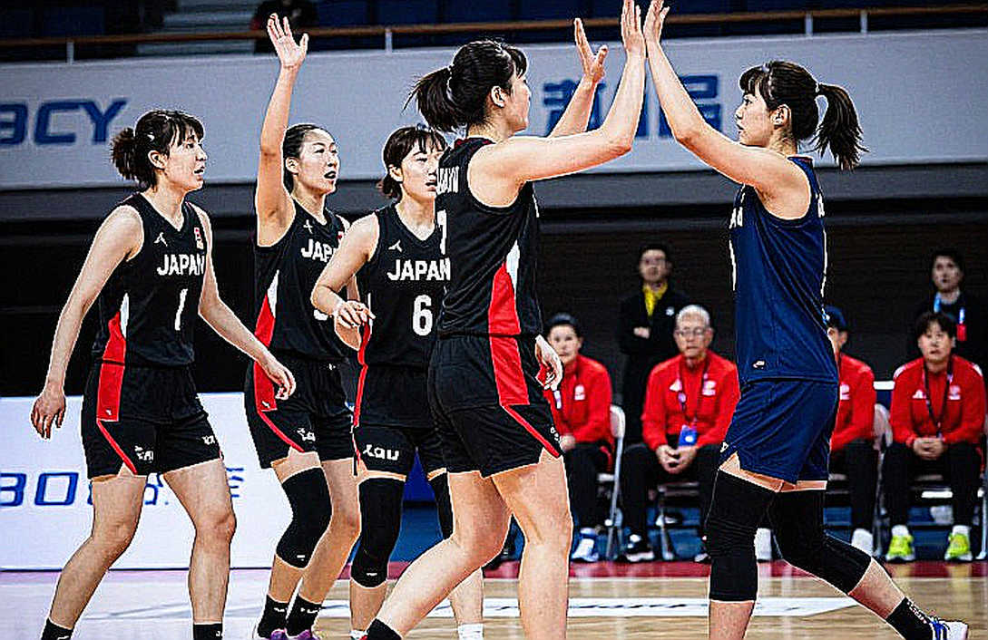 CAHN vs Kashima Antlers: Khoảng trống giữa tiền vệ và hậu vệ mới là nơi trận đấu được định đoạt CAHN vs Kashima Antlers: Khoảng trống giữa tiền vệ và hậu vệ mới là nơi trận đấu được định đoạt