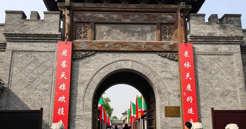 Cô bé 11 tuổi, nước cờ 3.Bc4 và bài toán chưa có đáp án