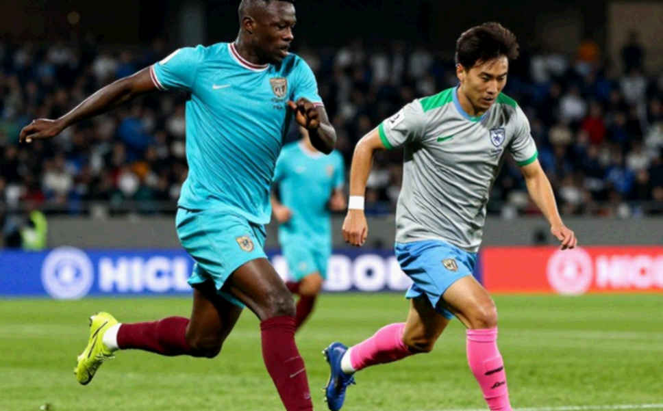 Đọc dòng chữ nhỏ của V.League: Phương pháp giải mã thị trường chuyển nhượng Việt Nam