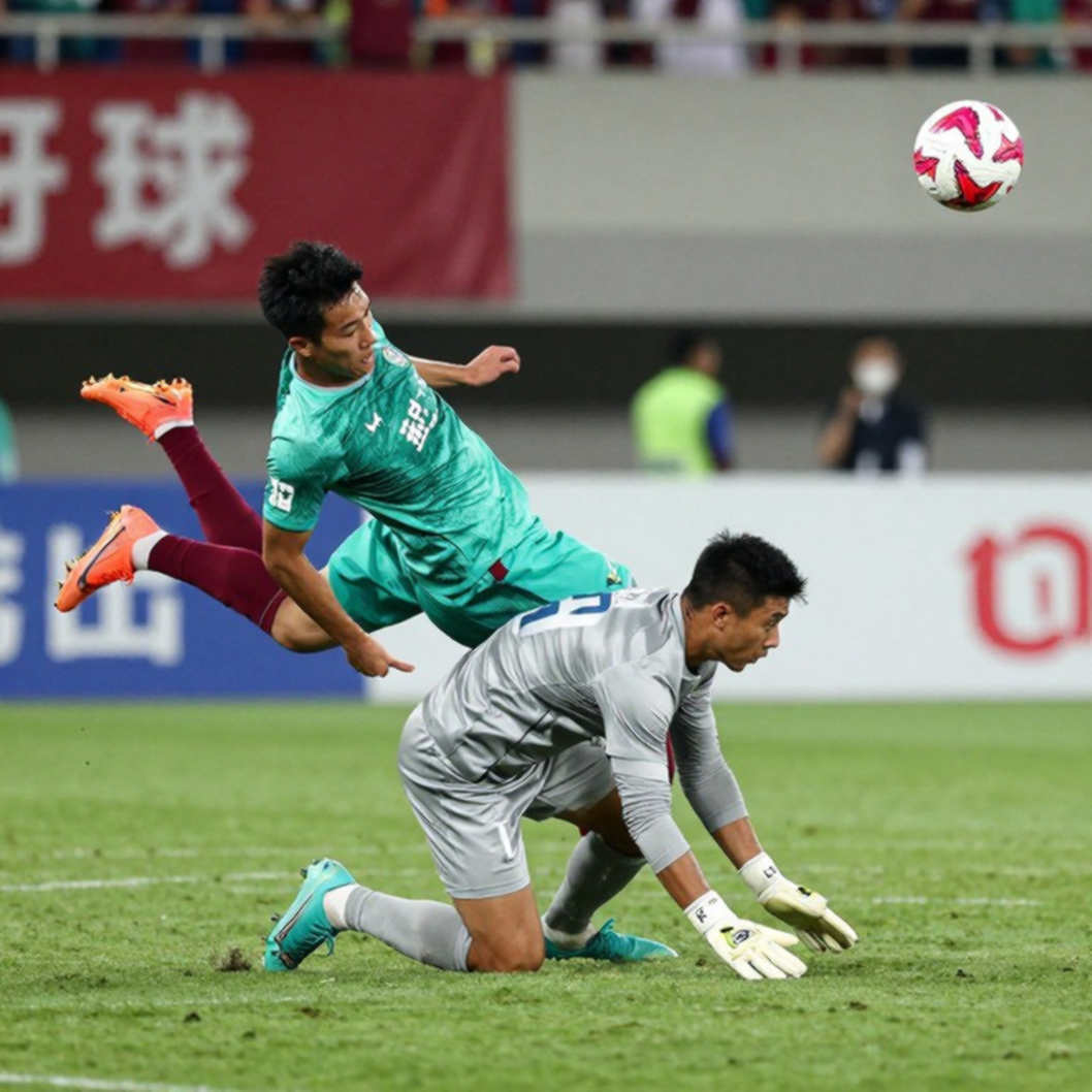 Hà Nội FC 2-1 Công An Hà Nội: hai mươi phút nén, một cánh phải, và người dẫn đầu không được nhắc tên