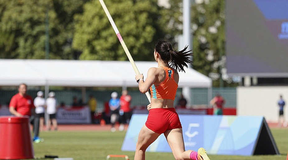 Cyrena Samba-Mayela bị tạm đình chỉ vì vi phạm nơi cư trú: AIU và mùa giải 2026 Cyrena Samba-Mayela bị tạm đình chỉ vì vi phạm nơi cư trú: AIU và mùa giải 2026
