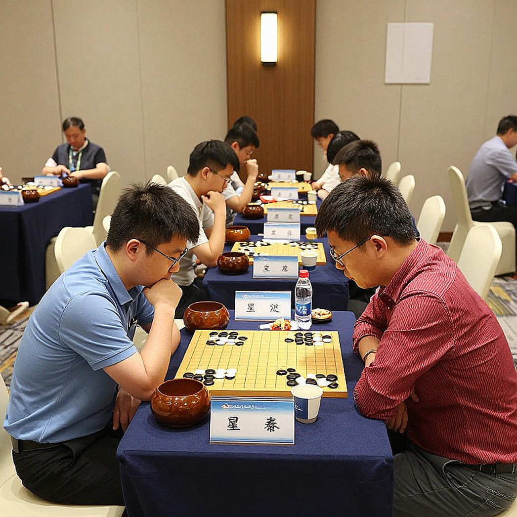 Elephant Gambit ở Bundesliga: Canh bạc 60 phút giữa kỷ nguyên máy tính