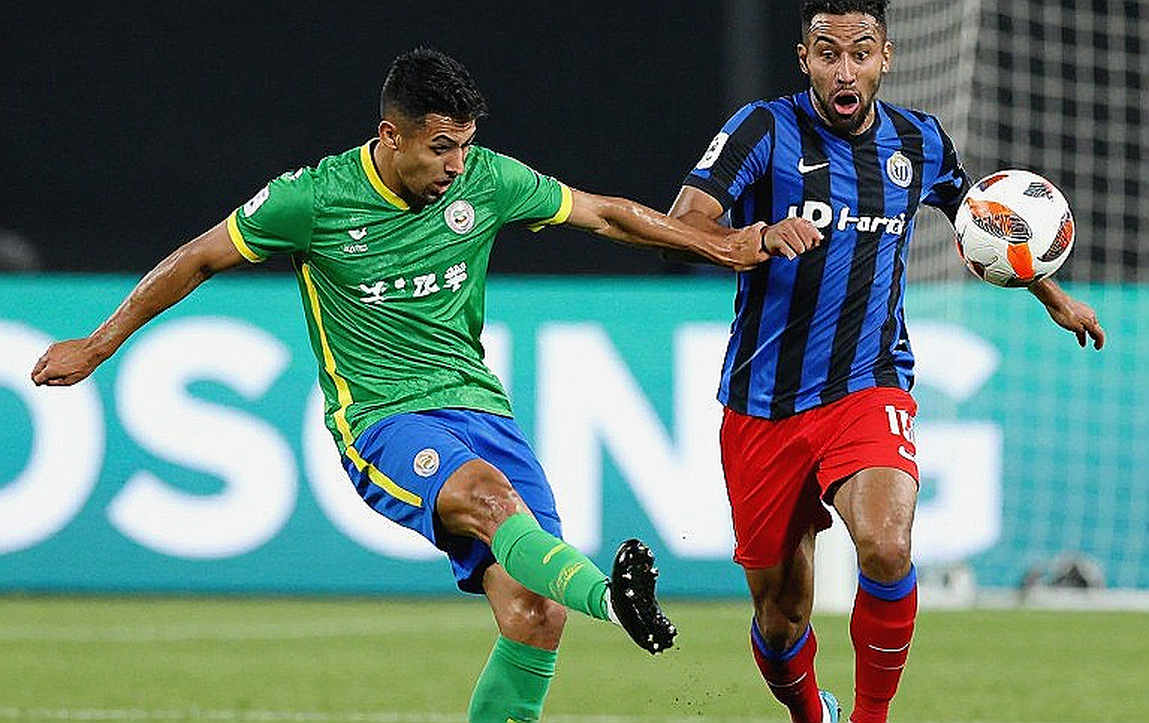 Cú đảo hông của Suetani Seigo trước Yokohama F. Marinos và canh bạc thể lực ở Mito Hollyhock Cú đảo hông của Suetani Seigo trước Yokohama F. Marinos và canh bạc thể lực ở Mito Hollyhock