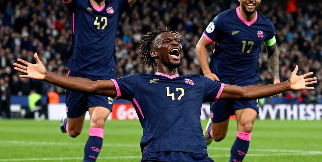 Nghịch lý Hormiga ở Olympiacos: 5 bàn thắng, 143 phút và một chỗ ngồi quen thuộc Nghịch lý Hormiga ở Olympiacos: 5 bàn thắng, 143 phút và một chỗ ngồi quen thuộc