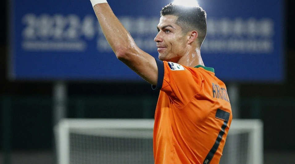 Roma 4-0 Slovan Bratislava: Bốn bàn từ hàng thủ, một cánh trái thức giấc muộn, và bài kiểm tra thật vẫn ở phía trước