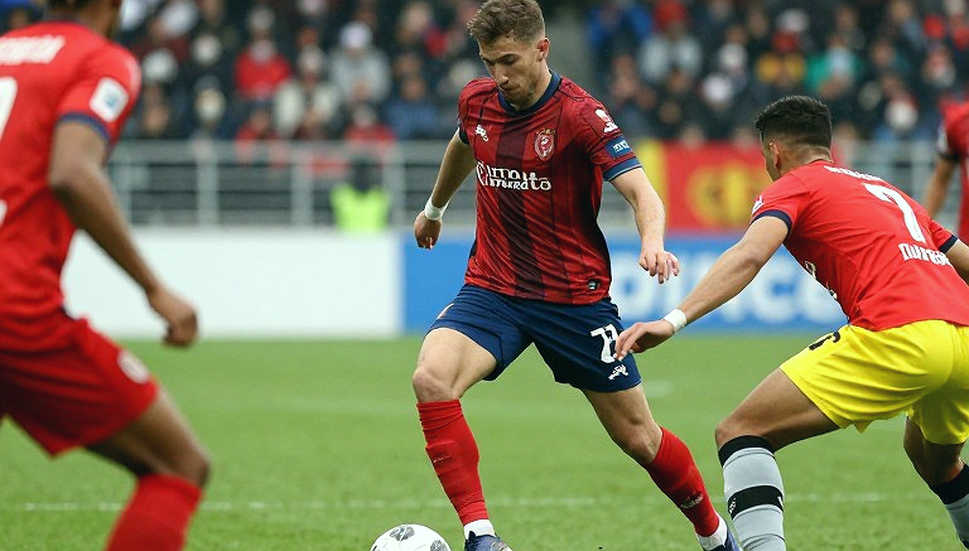 Từ cuốn sổ trên khán đài đến 'bản hợp đồng bom tấn': Giải mã thương vụ Barcelona – Bo Hegland